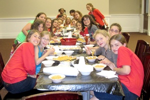 campers-dinner-on-overnight300.jpg
